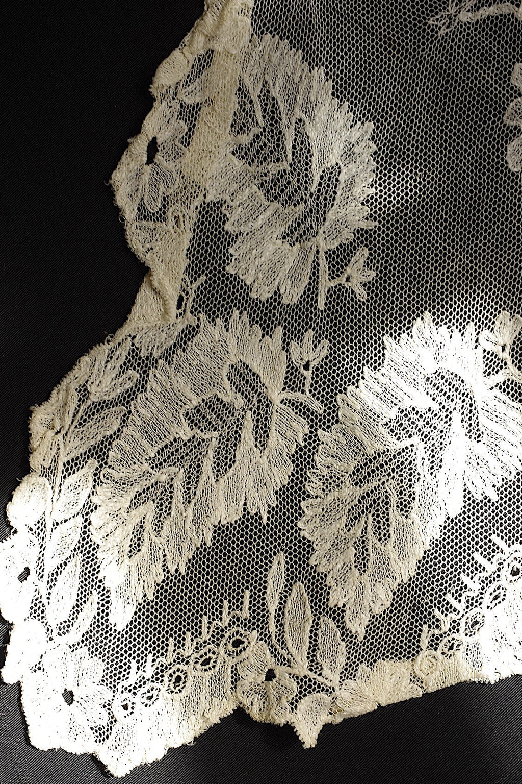 アンティークレース　dentelle ancienne ショール1 .FR a l'epoque