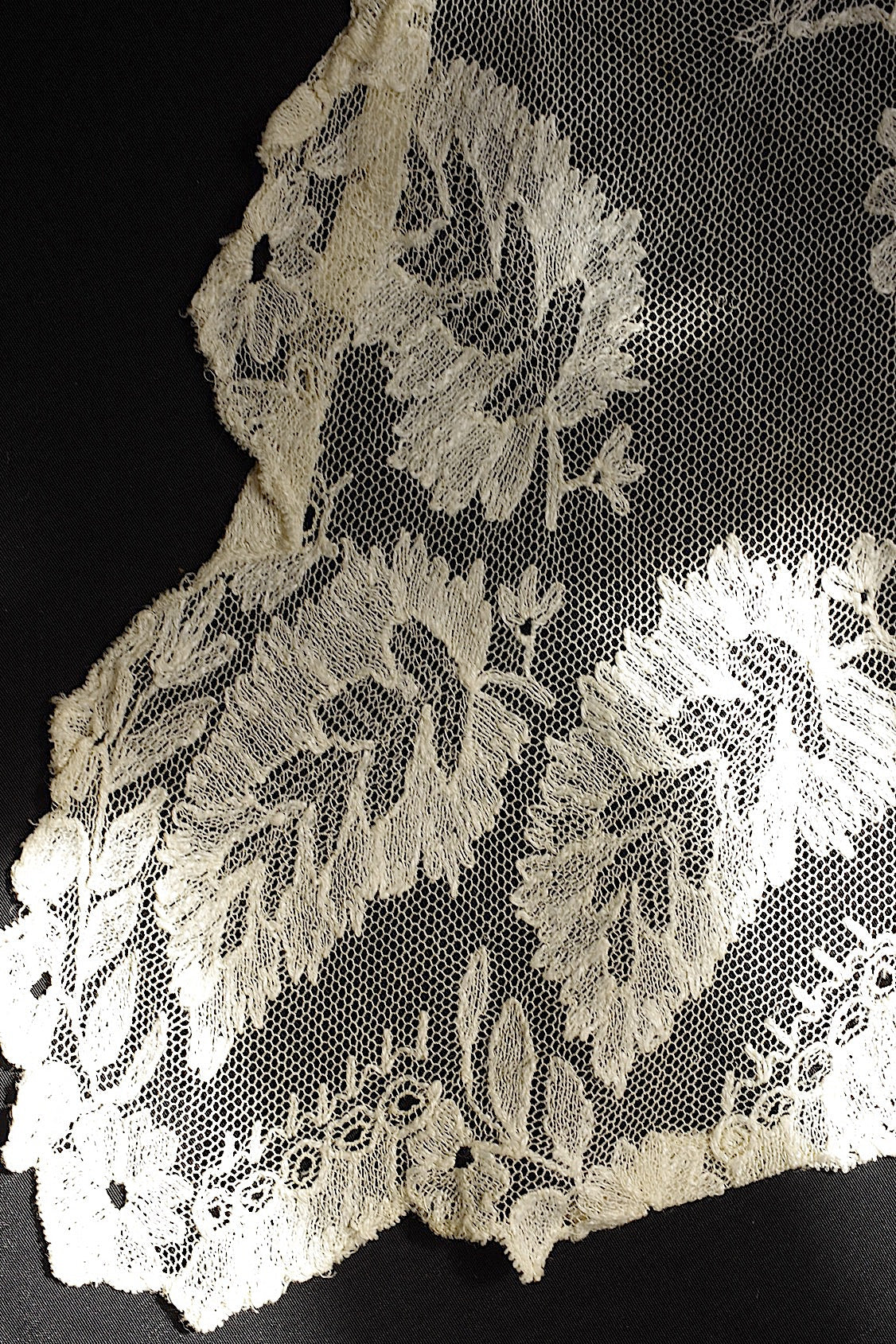 アンティークレース　dentelle ancienne ショール1 .FR a l'epoque