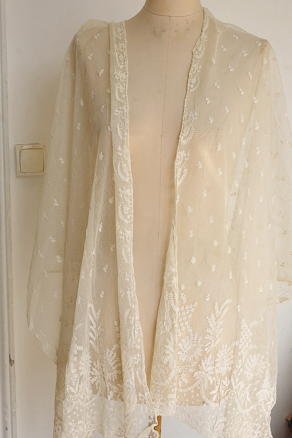 アンティークレース　dentelle ancienne ショール2 .FR a l'epoque