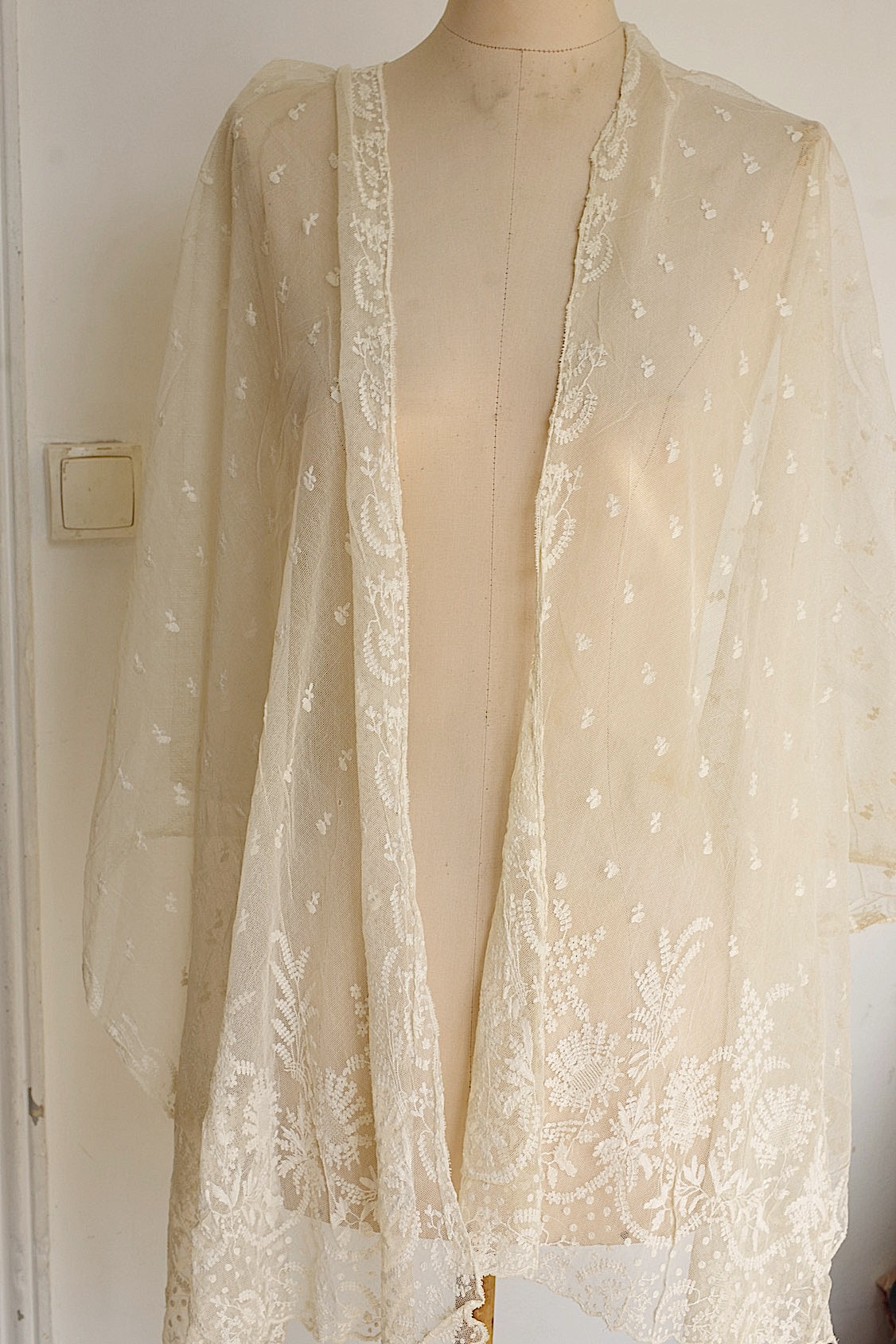 アンティークレース　dentelle ancienne ショール2 .FR a l'epoque