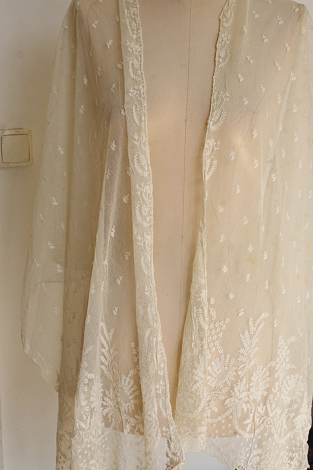 アンティークレース　dentelle ancienne ショール2 .FR a l'epoque