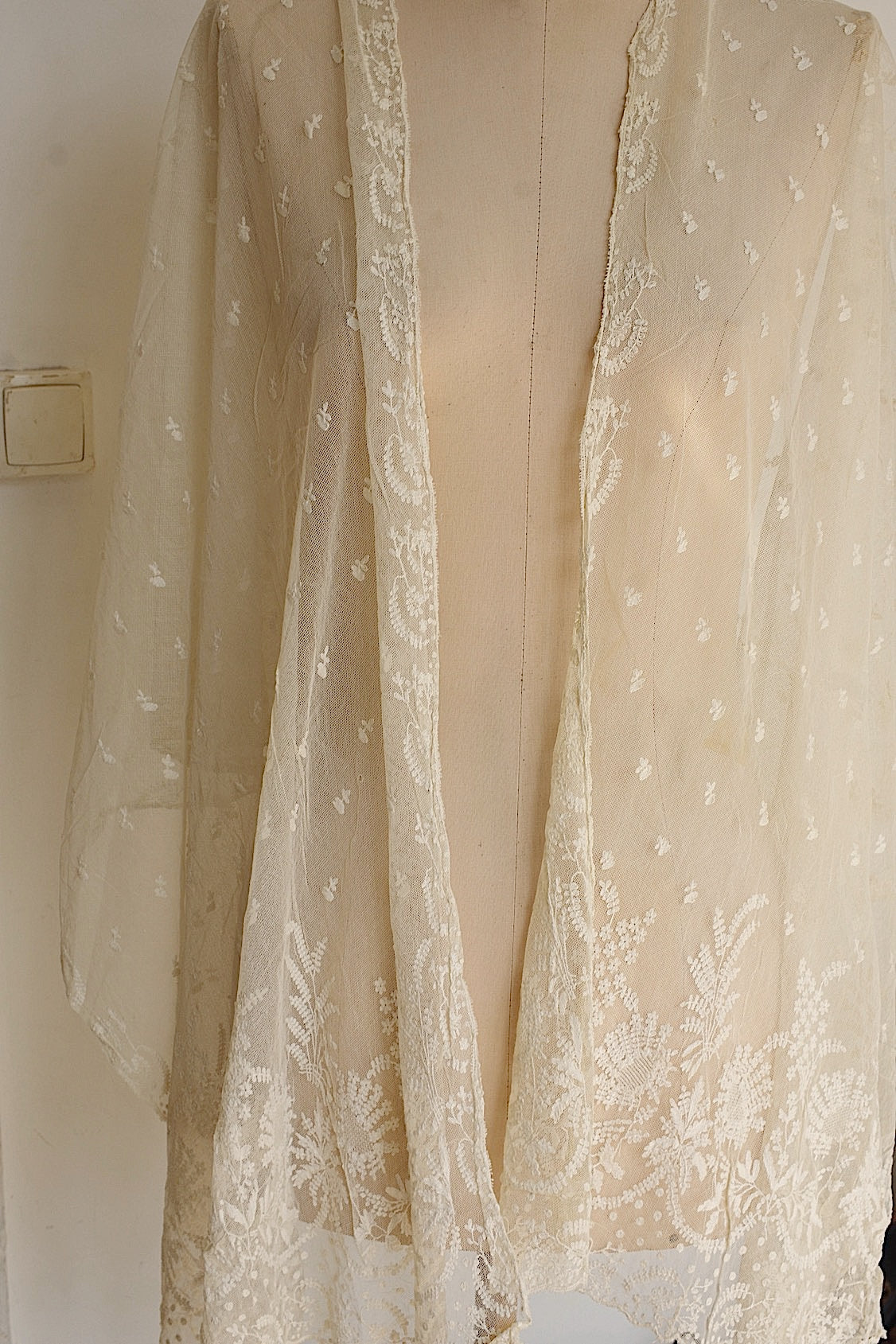 アンティークレース　dentelle ancienne ショール2 .FR a l'epoque