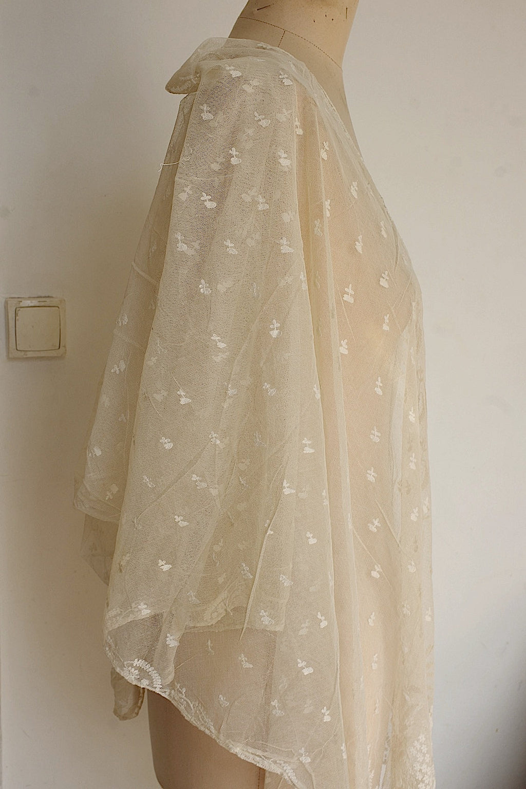 アンティークレース　dentelle ancienne ショール2 .FR a l'epoque