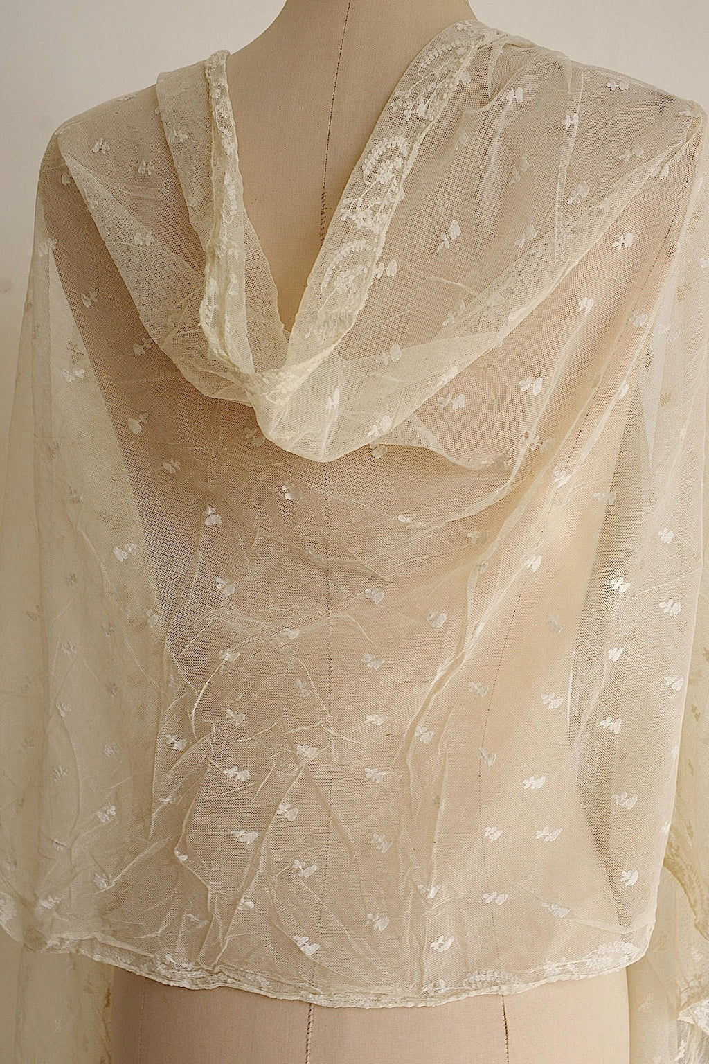 アンティークレース　dentelle ancienne ショール2 .FR a l'epoque