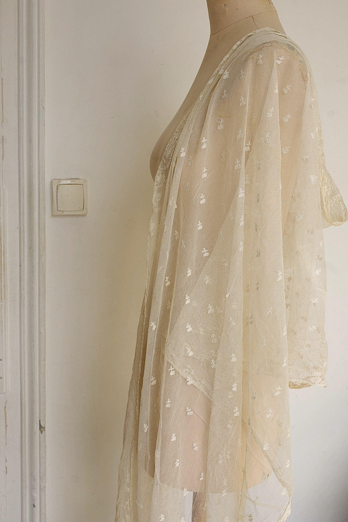 アンティークレース　dentelle ancienne ショール2 .FR a l'epoque