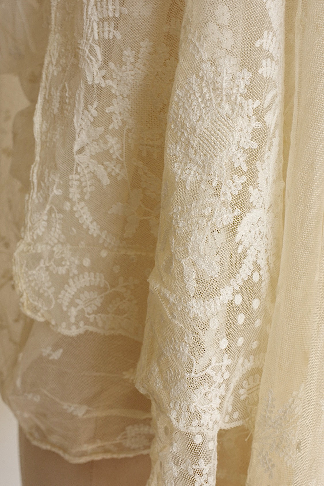 アンティークレース　dentelle ancienne ショール2 .FR a l'epoque