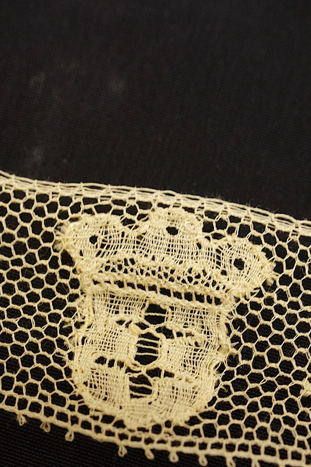 アンティークレース　dentelle ancienne 565cm .FR a l'epoque