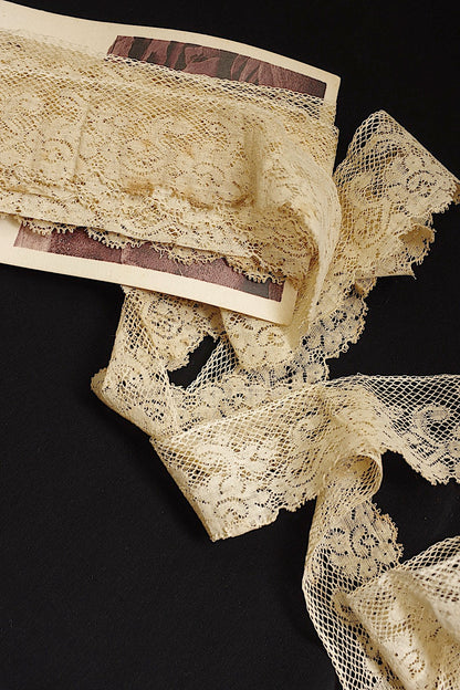 アンティークレース　dentelle ancienne 322cm .FR a l'epoque