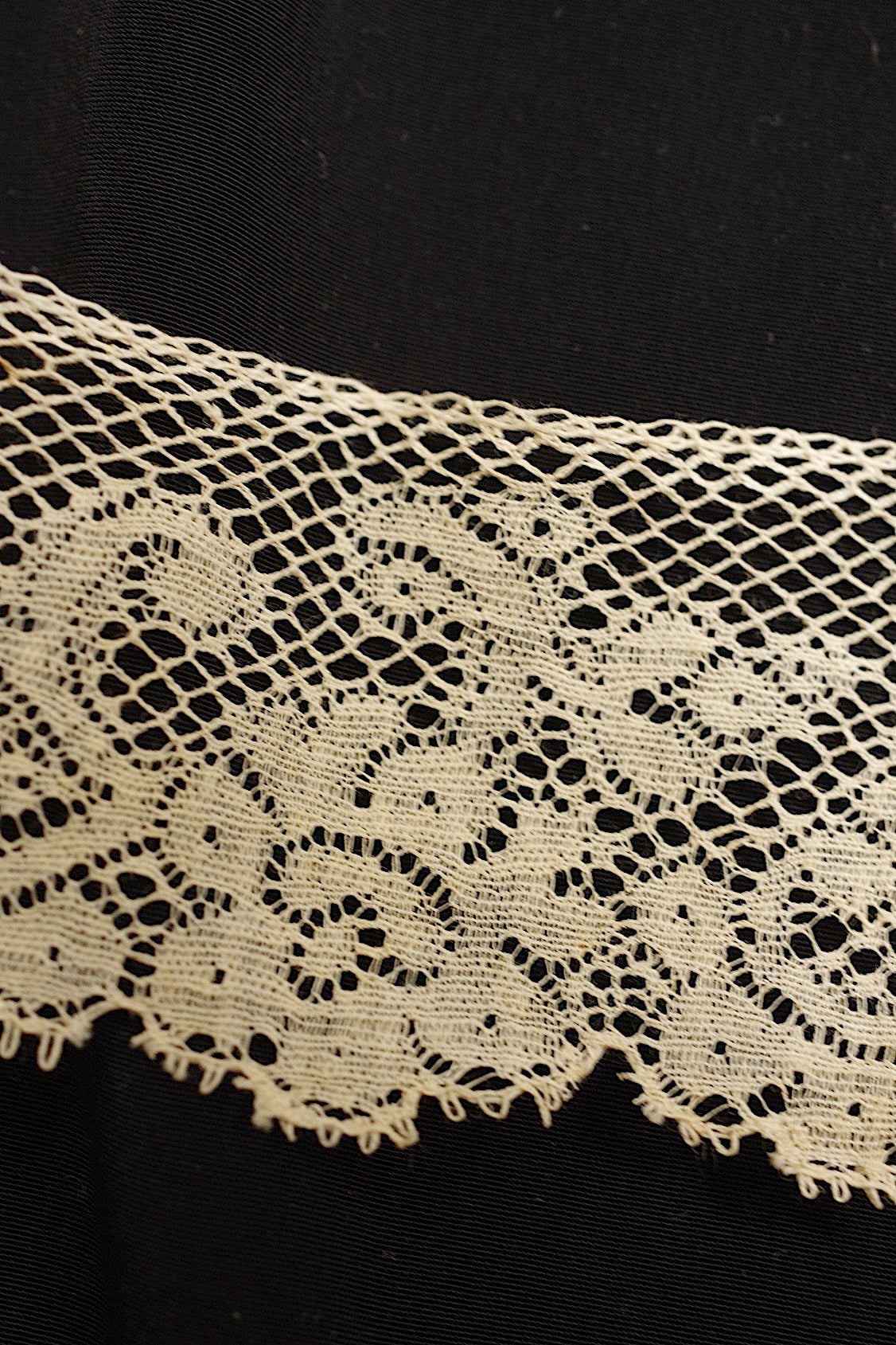 アンティークレース　dentelle ancienne 546cm　 .FR a l'epoque