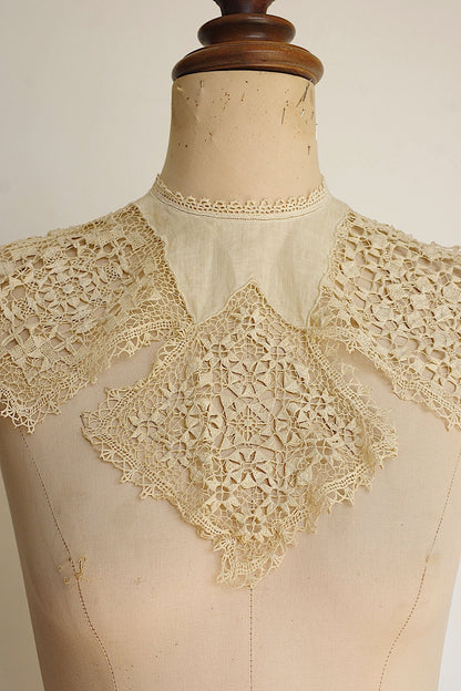アンティークレース　dentelle ancienne つけ襟1 .FR a l'epoque