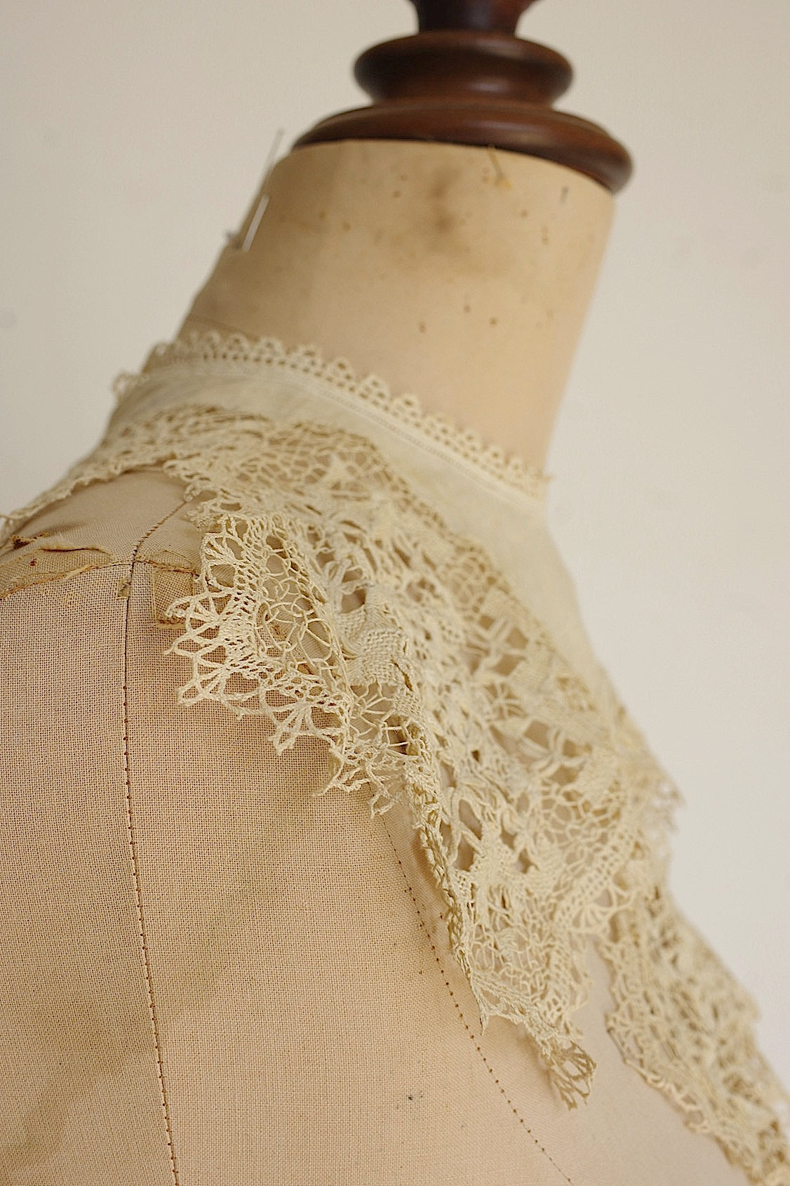 アンティークレース　dentelle ancienne つけ襟1 .FR a l'epoque