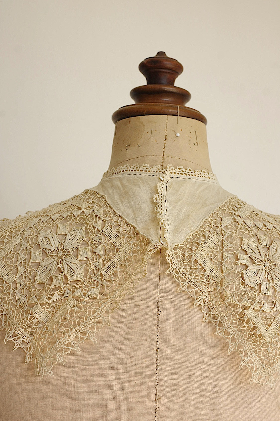 アンティークレース　dentelle ancienne つけ襟1 .FR a l'epoque