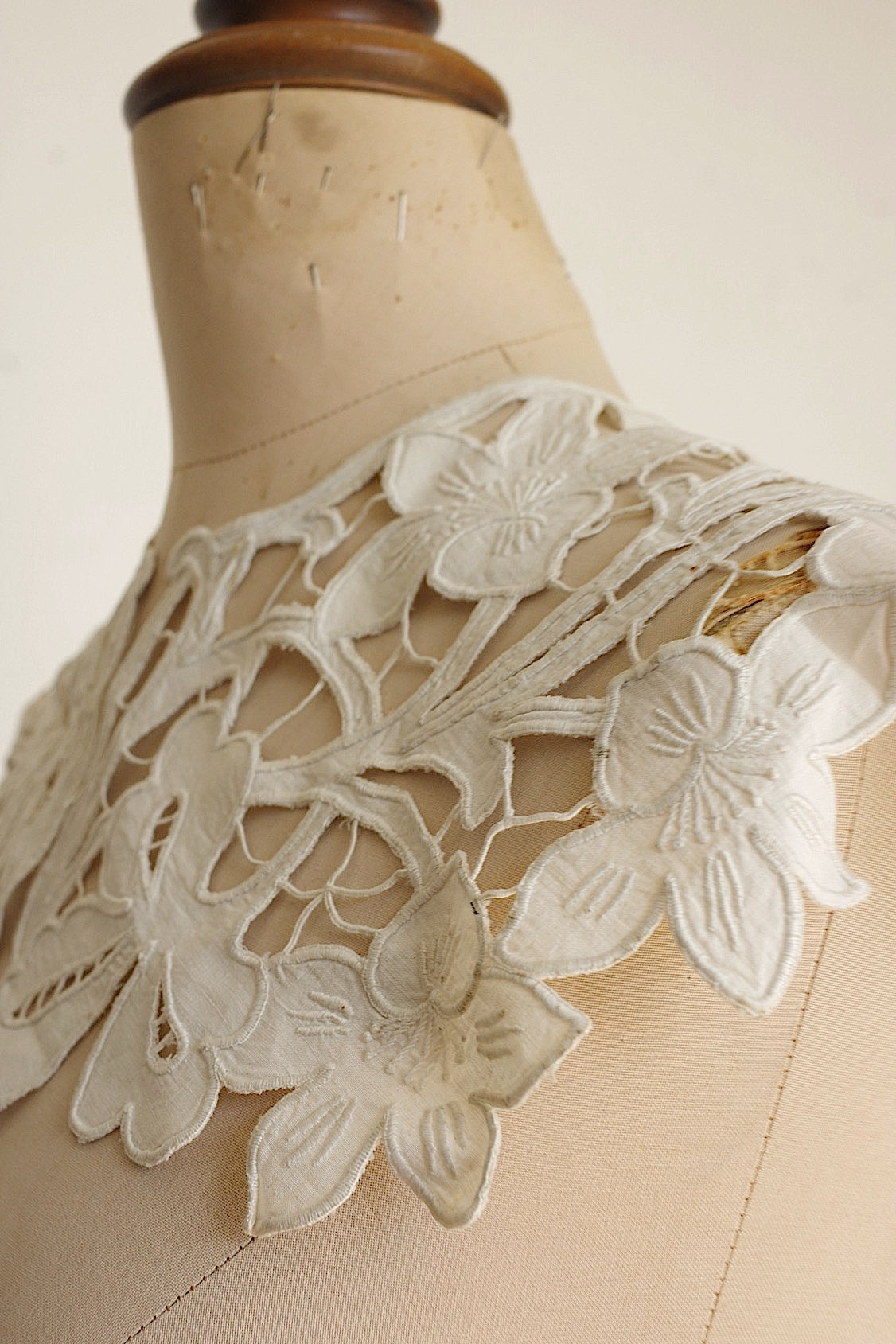 アンティークレース　dentelle ancienne つけ襟2 .FR a l'epoque