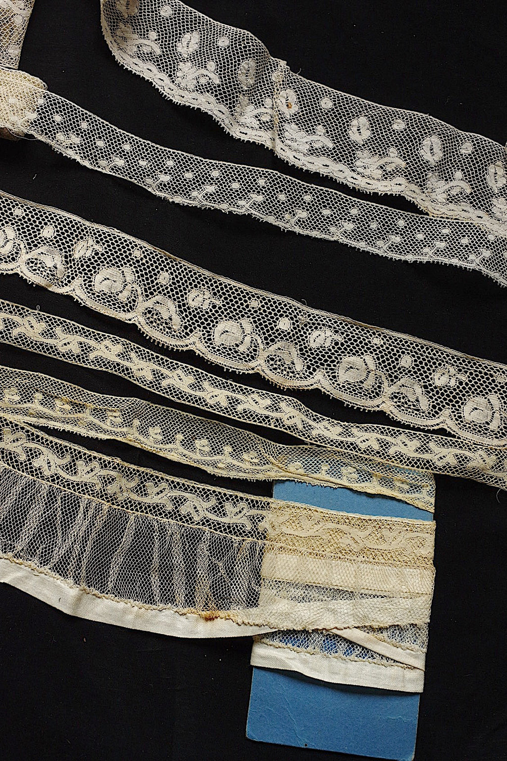 アンティークレース　dentelle ancienne 6本 .FR a l'epoque