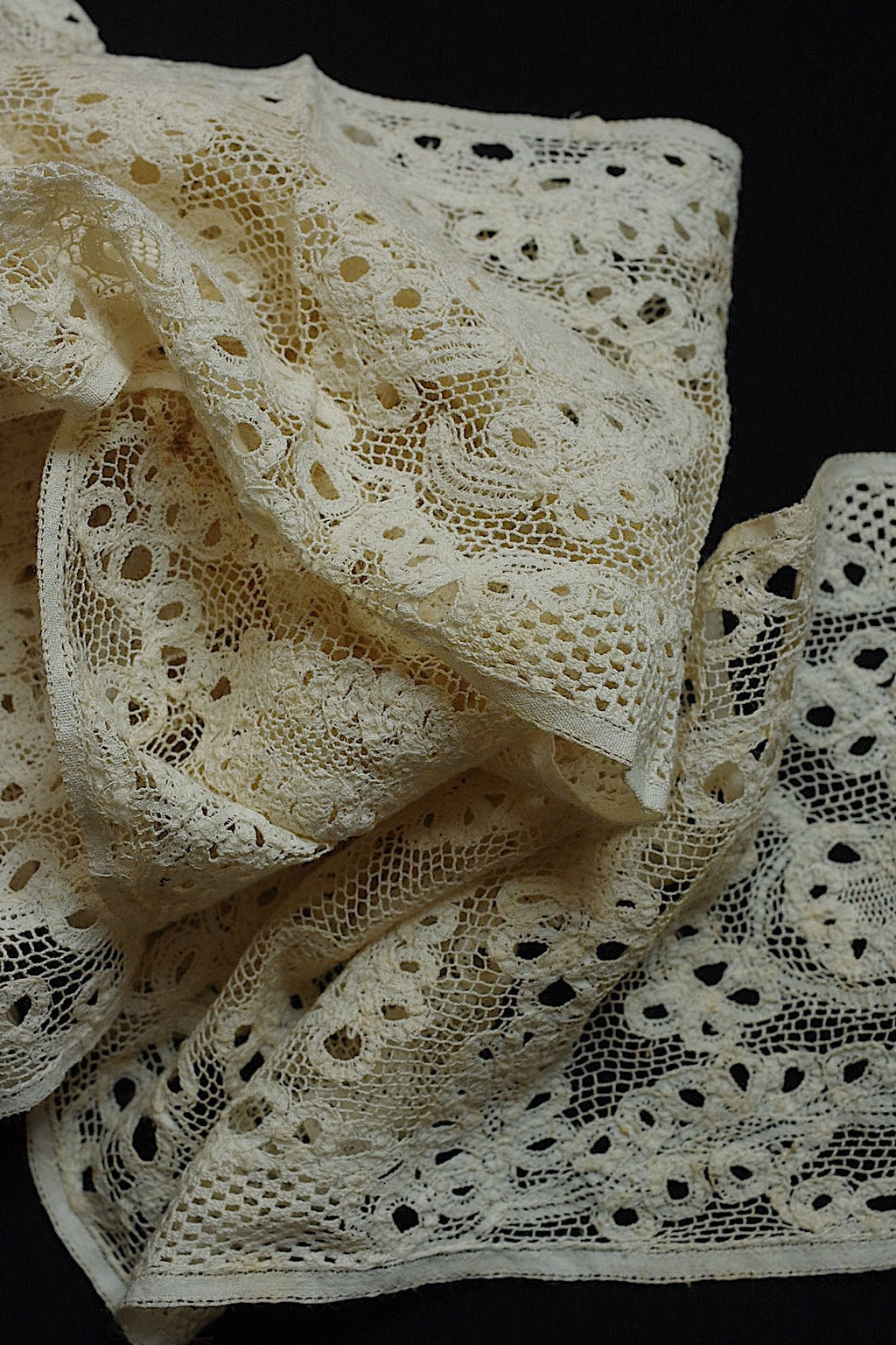 アンティークレース　dentelle ancienne 285cm .FR a l'epoque