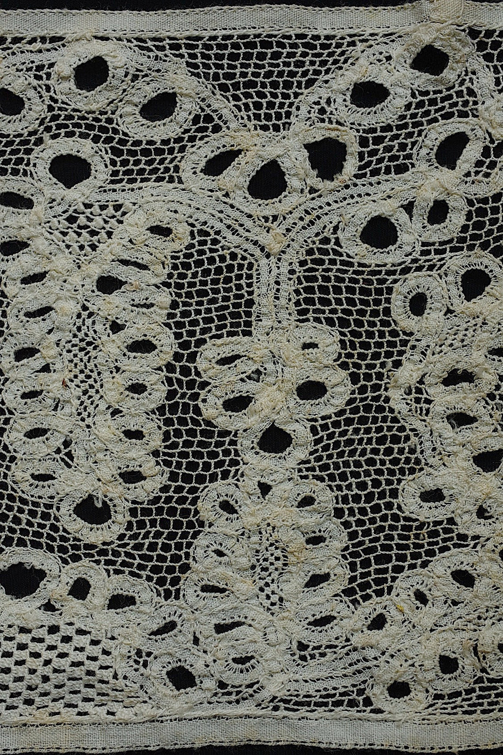 アンティークレース　dentelle ancienne 285cm .FR a l'epoque