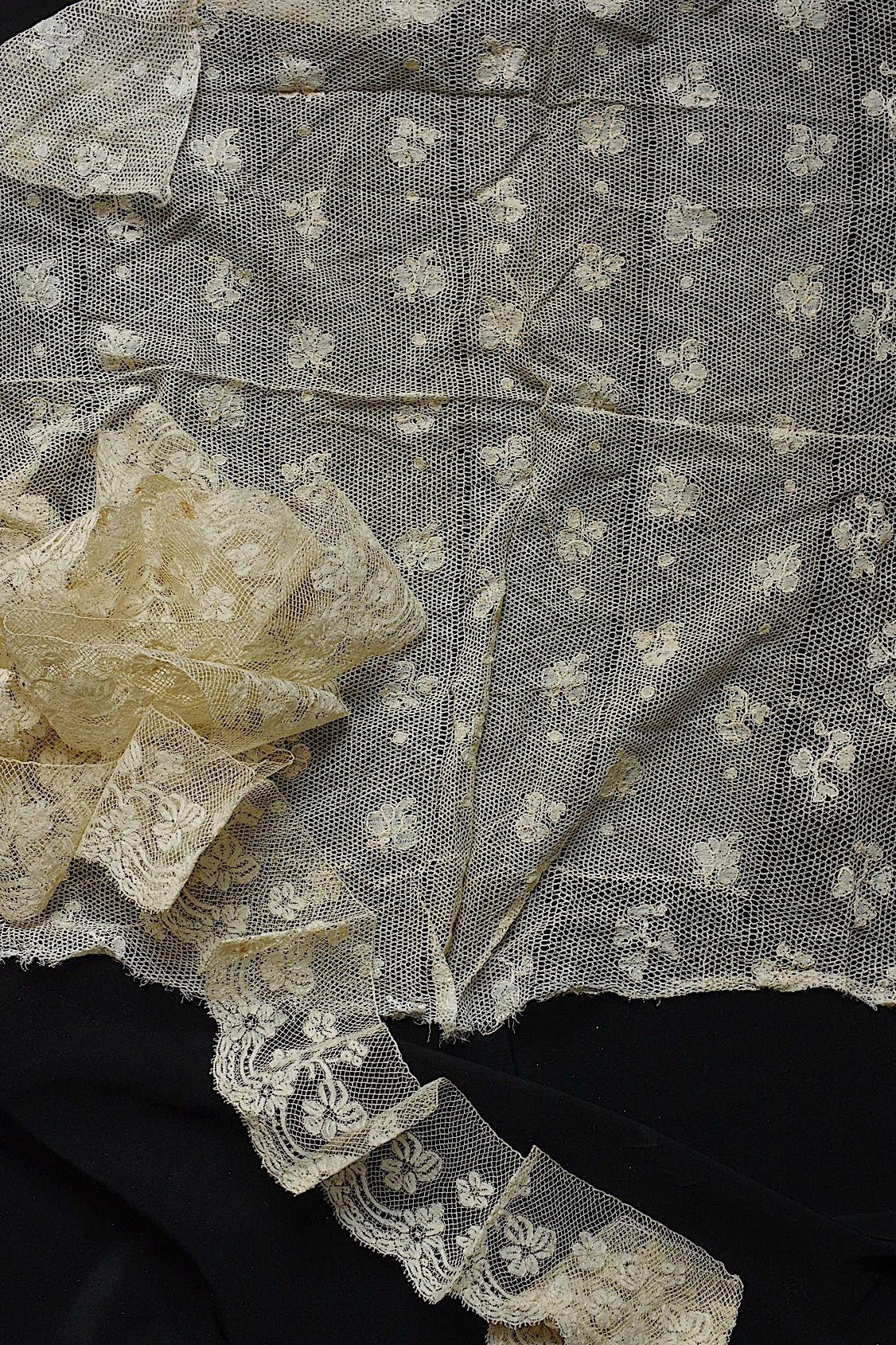 アンティークレース　dentelle ancienne ハギレ 240cm .FR a l'epoque