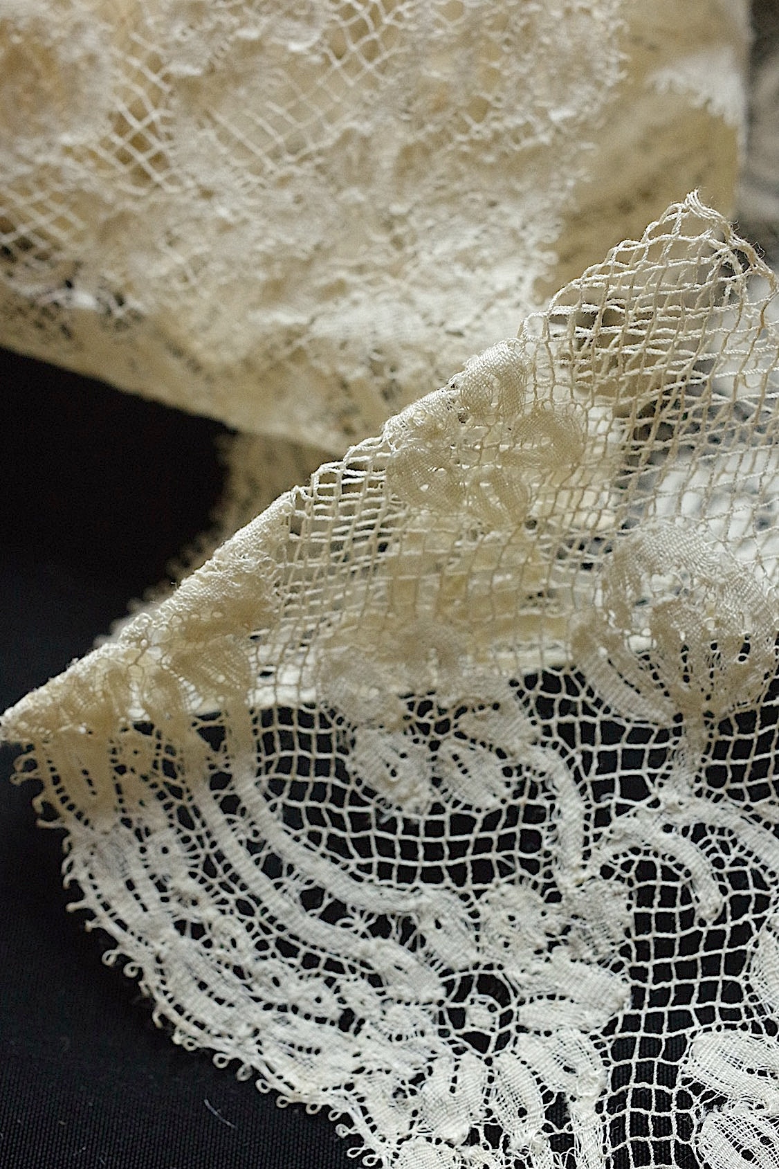 アンティークレース　dentelle ancienne ハギレ 240cm .FR a l'epoque