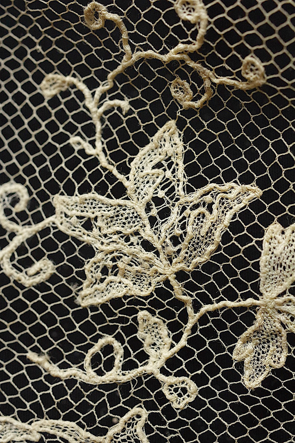 アンティークレース　dentelle ancienne 2種　素材用 .FR a l'epoque