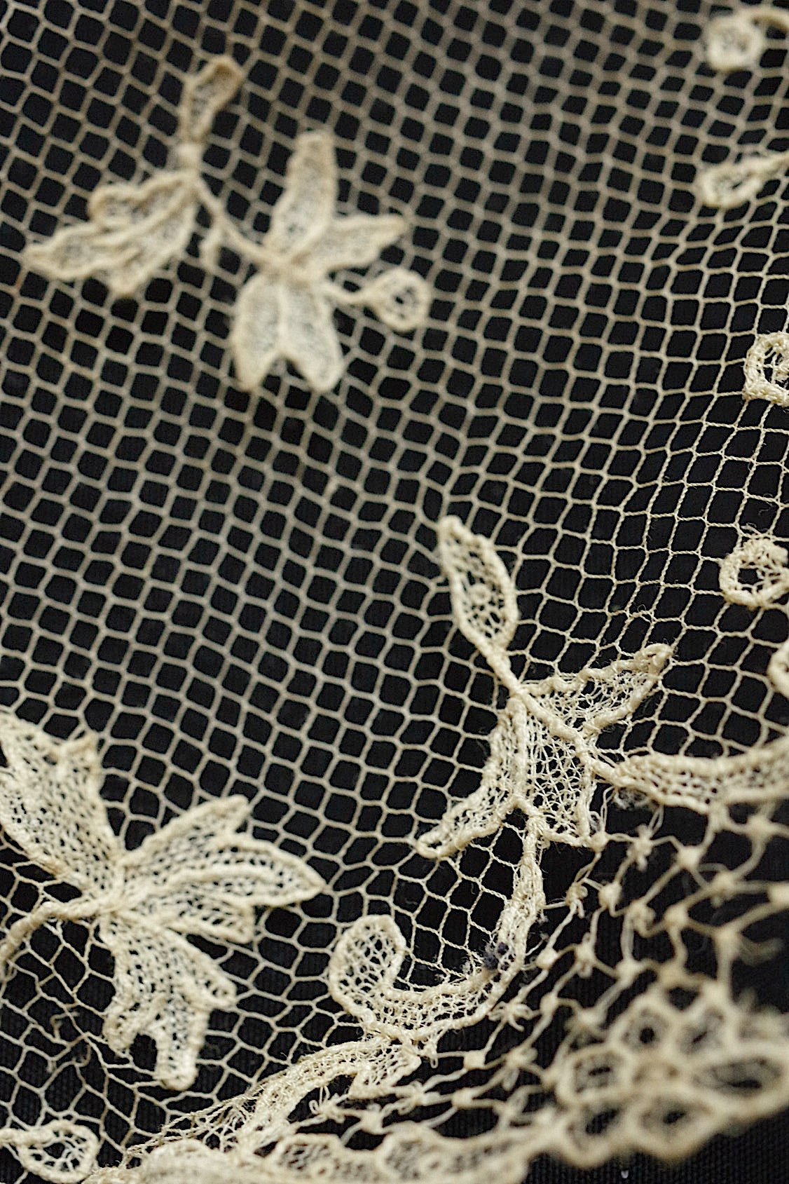 アンティークレース　dentelle ancienne 2種　素材用 .FR a l'epoque