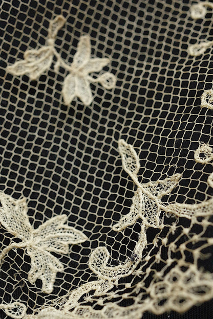 アンティークレース　dentelle ancienne 2種　素材用 .FR a l'epoque