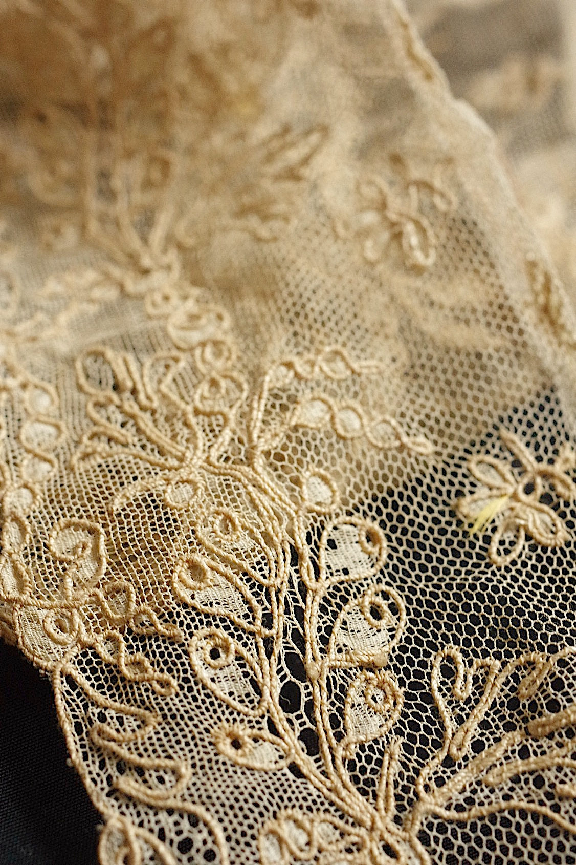 アンティークレース　dentelle ancienne 2種　素材用 .FR a l'epoque