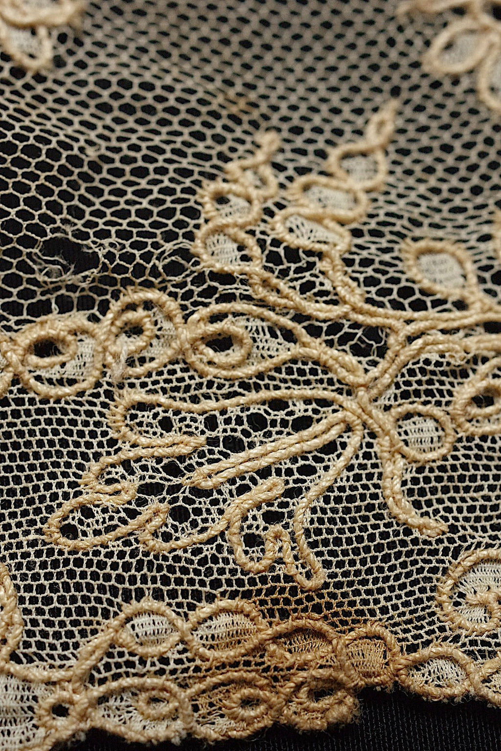 アンティークレース　dentelle ancienne 2種　素材用 .FR a l'epoque