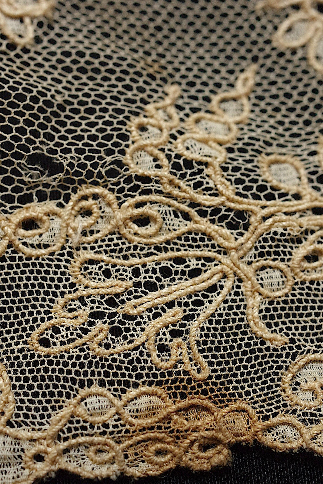 アンティークレース　dentelle ancienne 2種　素材用 .FR a l'epoque