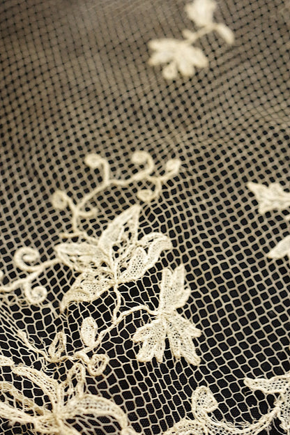アンティークレース　dentelle ancienne 2種　素材用 .FR a l'epoque