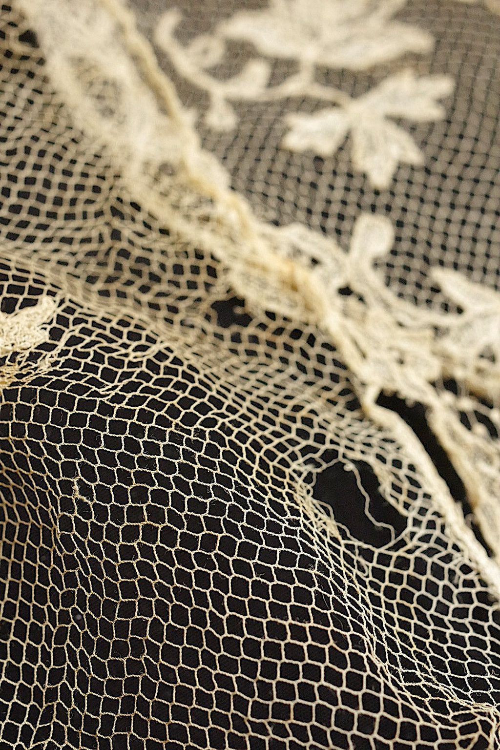 アンティークレース　dentelle ancienne 2種　素材用 .FR a l'epoque