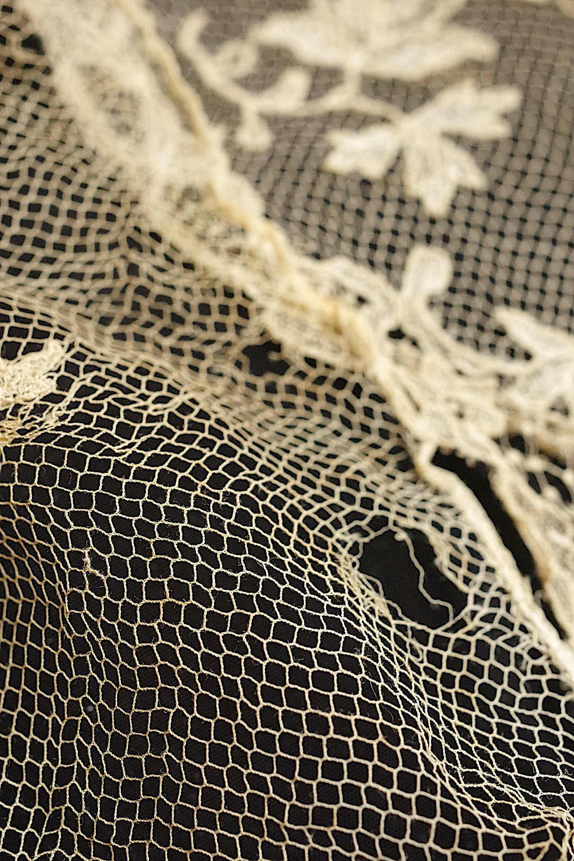 アンティークレース　dentelle ancienne 2種　素材用 .FR a l'epoque