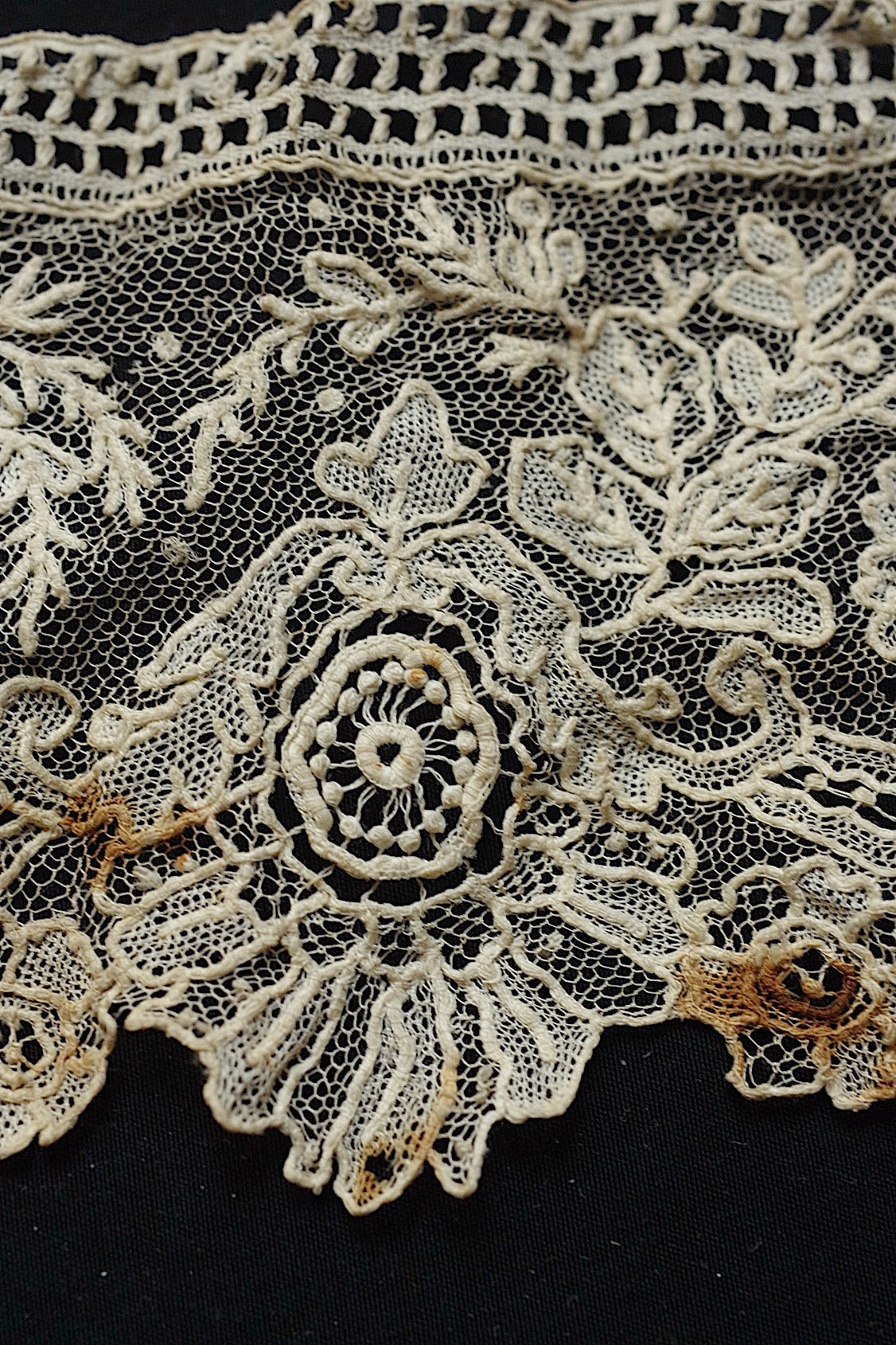 アンティークレース　dentelle ancienne 素材用　2 .FR a l'epoque