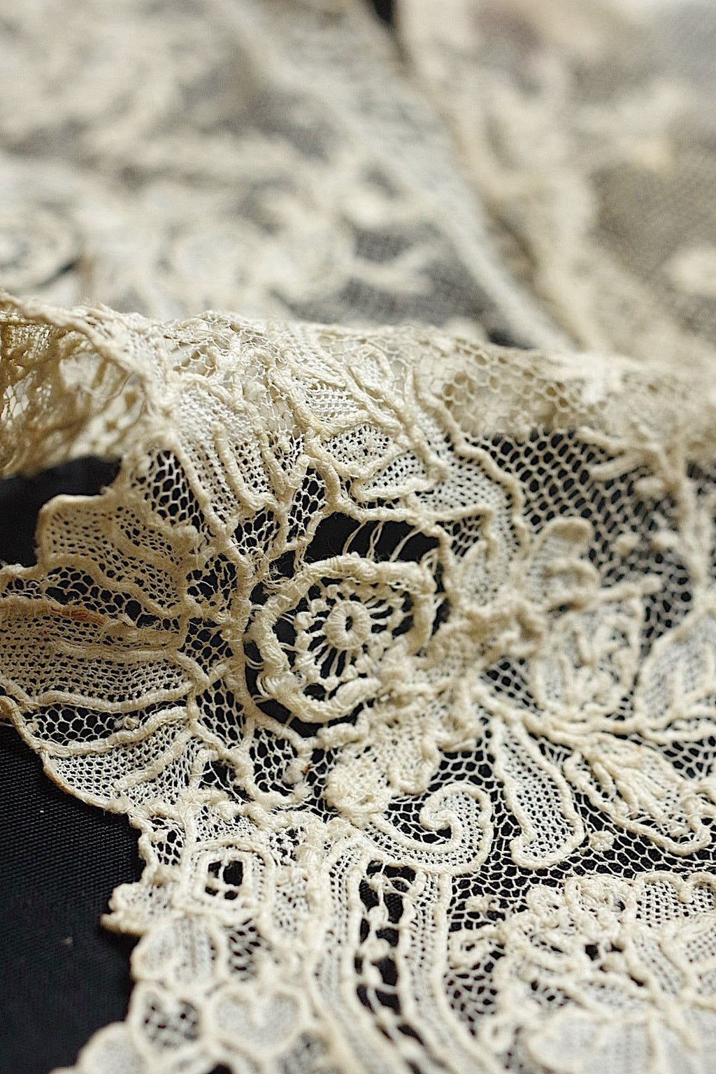 アンティークレース　dentelle ancienne 素材用　2 .FR a l'epoque