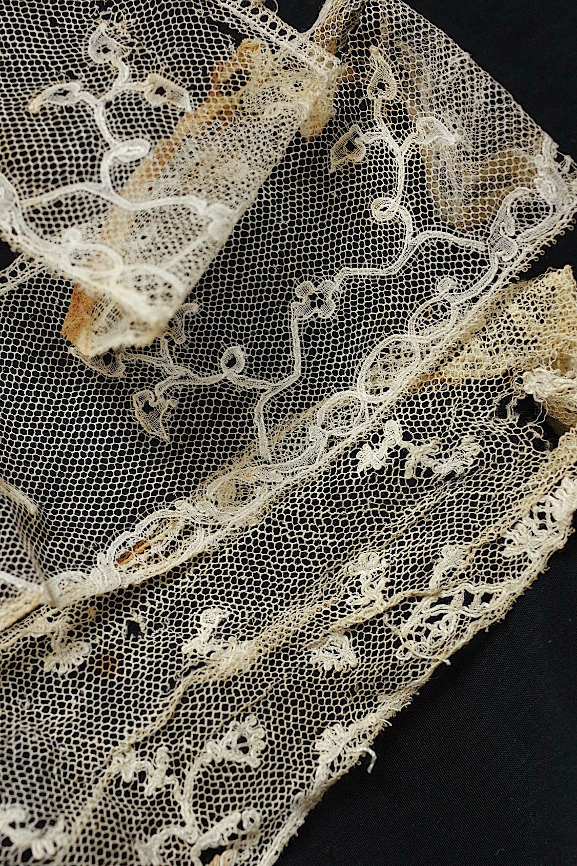 アンティークレース　dentelle ancienne 素材用　2 .FR a l'epoque