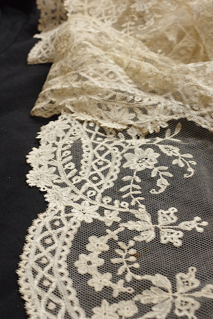 アンティークレース　dentelle ancienne アプリカッションアングレテール　2mつづ .FR a l'epoque