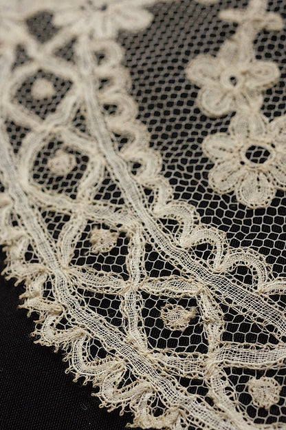 アンティークレース　dentelle ancienne アプリカッションアングレテール　2mつづ .FR a l'epoque