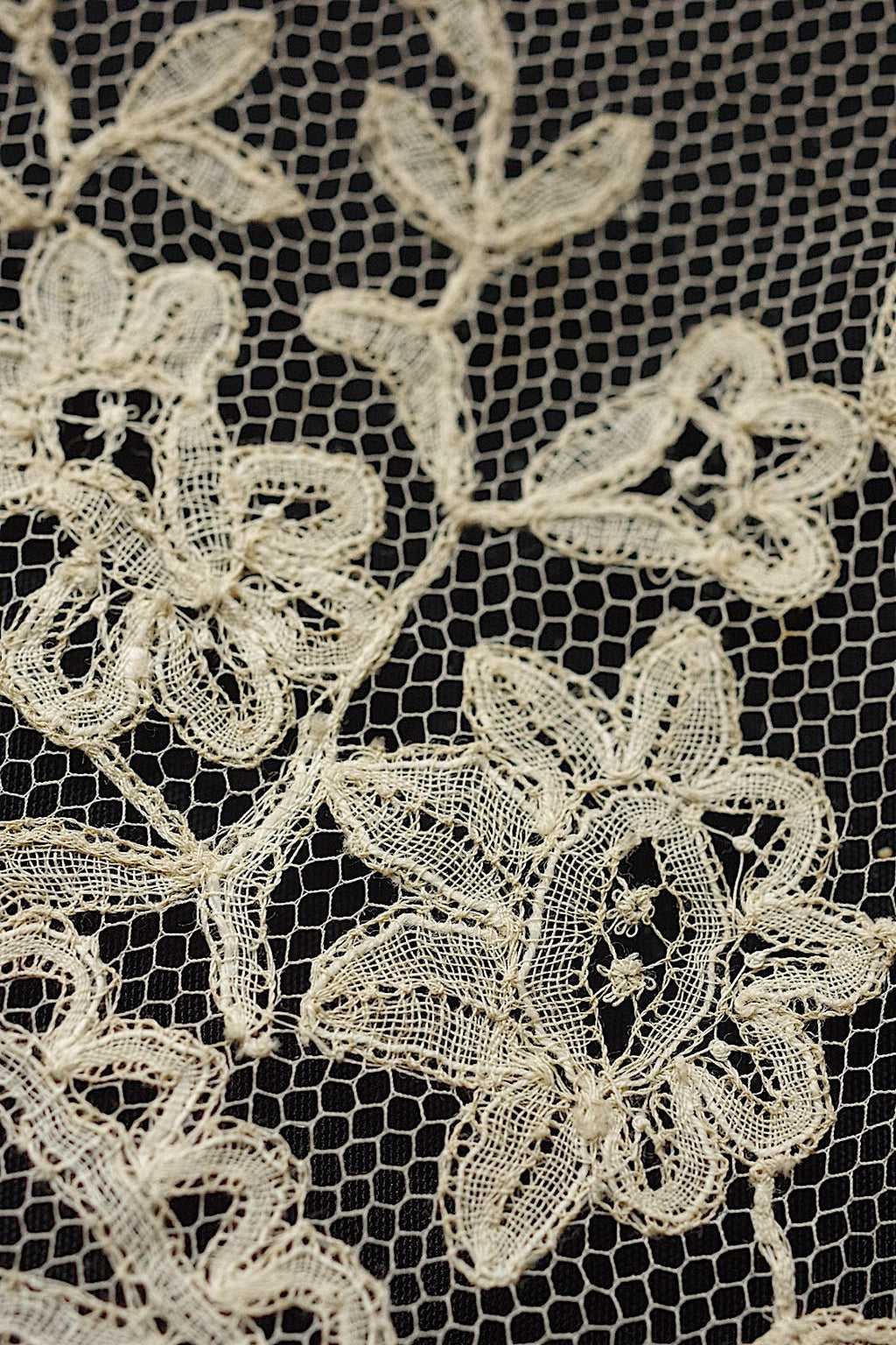 アンティークレース　dentelle ancienne アプリカッションアングレテール　2mつづ .FR a l'epoque