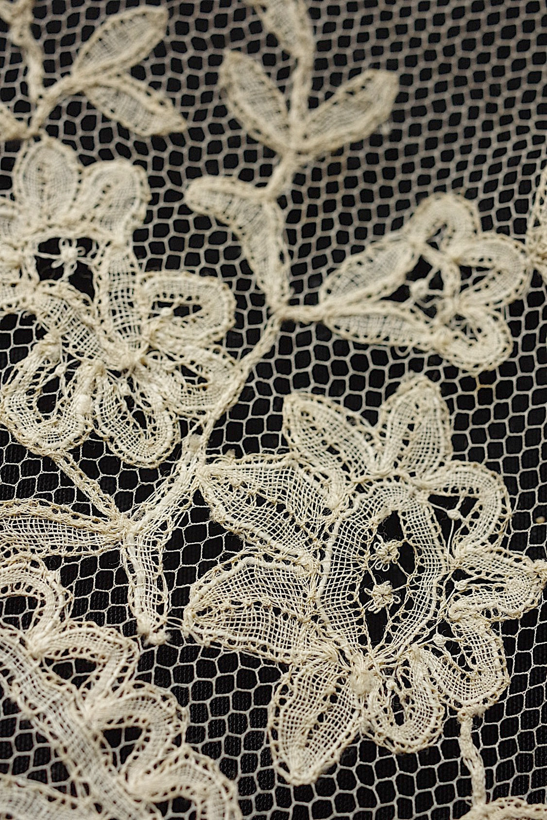 アンティークレース　dentelle ancienne アプリカッションアングレテール　2mつづ .FR a l'epoque