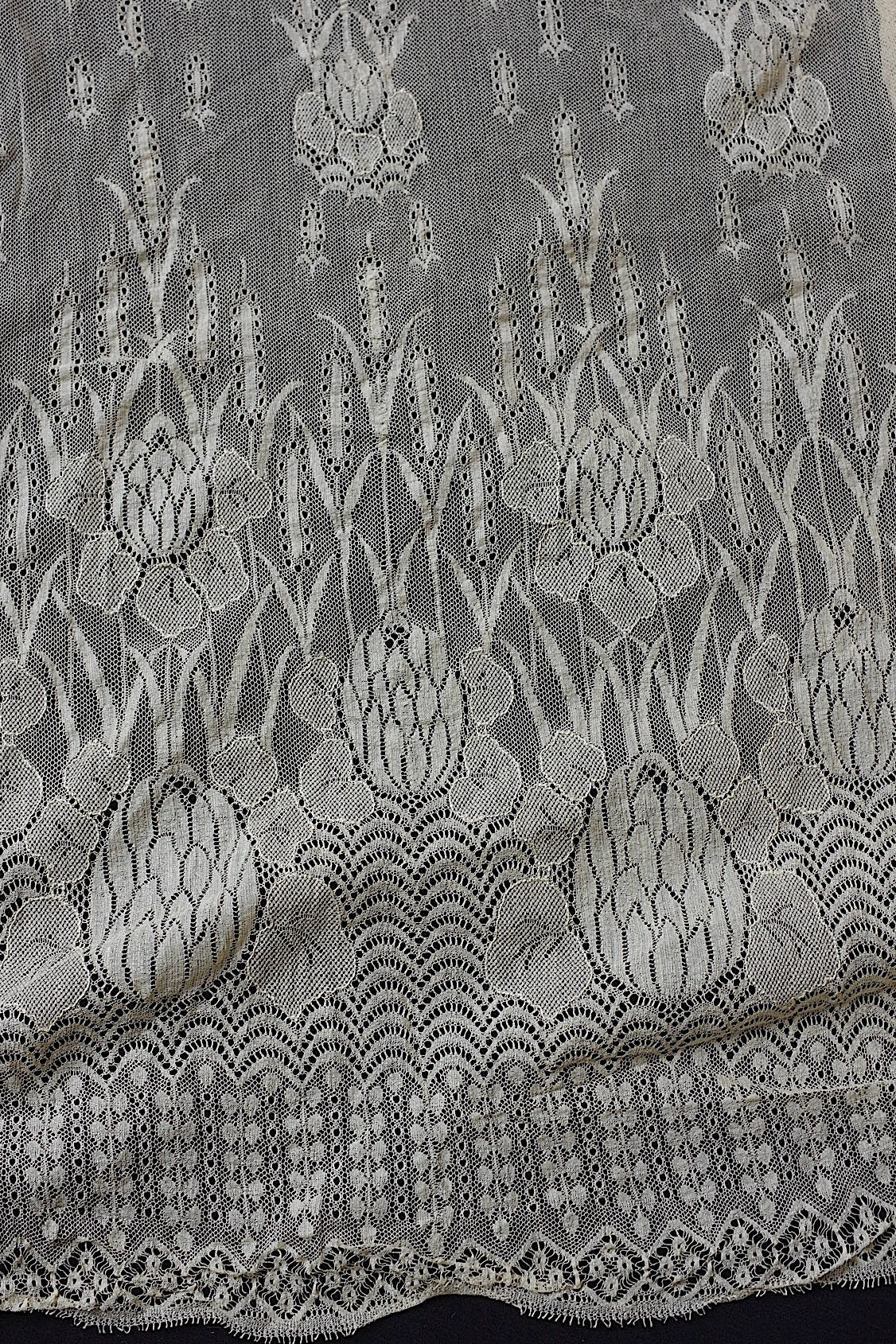 アンティークレース　dentelle ancienne レースハギレ　1 .FR a l'epoque