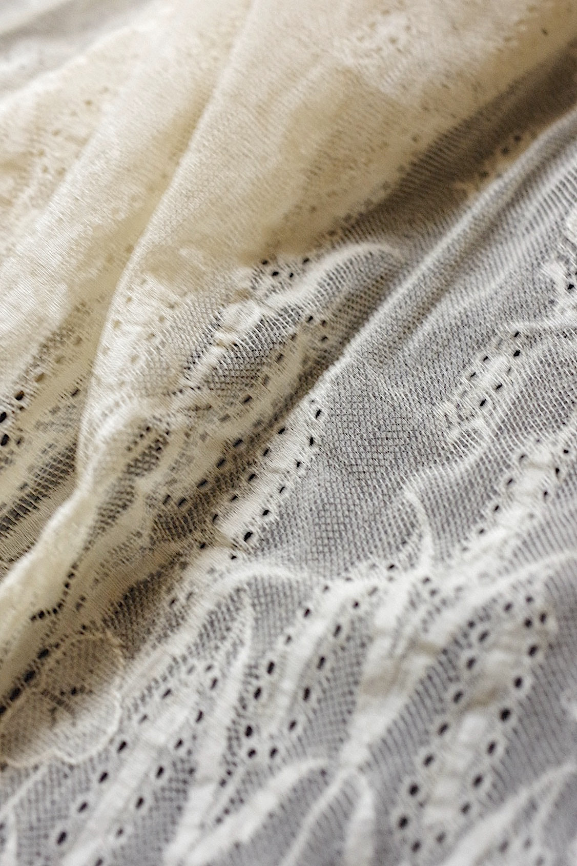 アンティークレース　dentelle ancienne レースハギレ　1 .FR a l'epoque