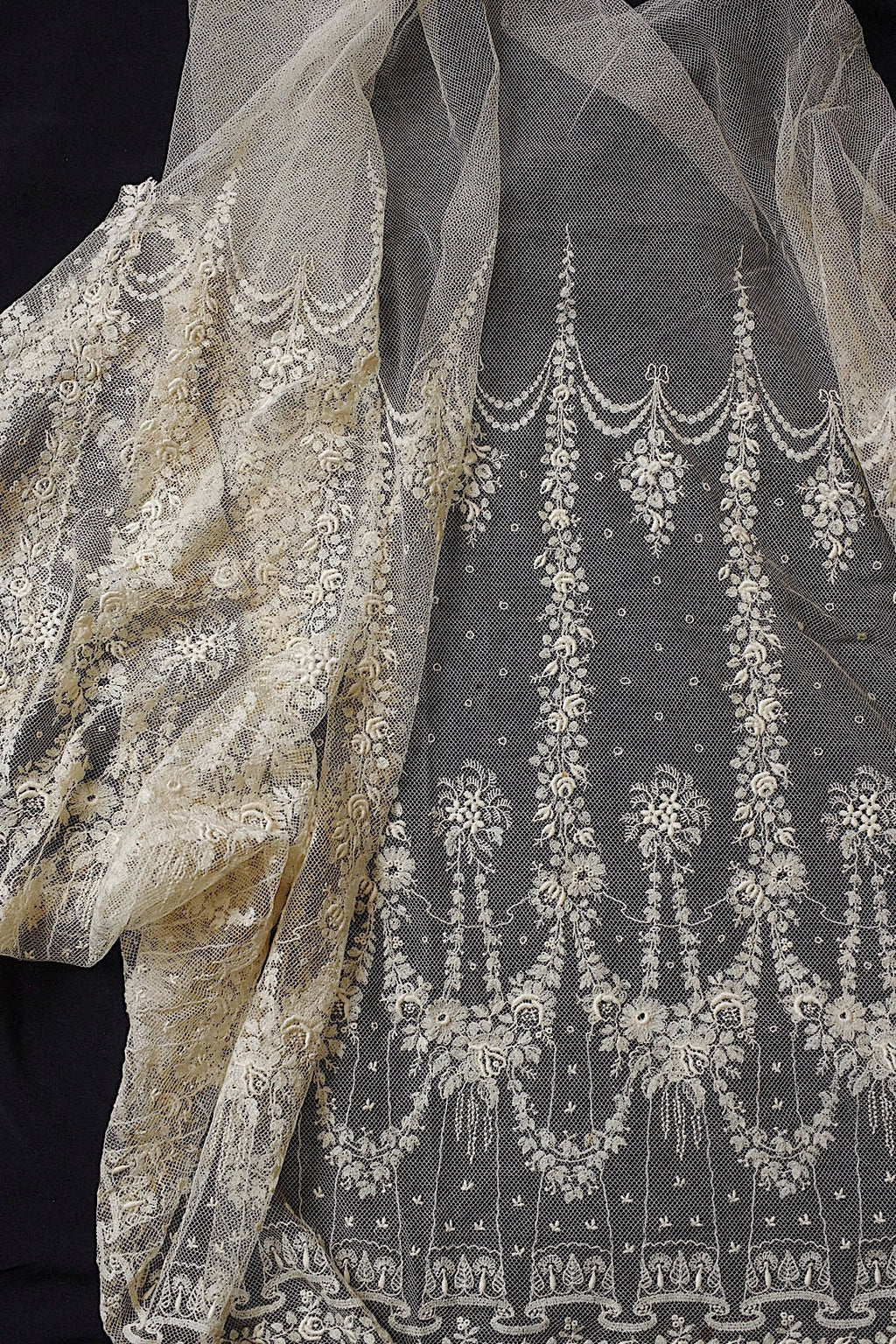 アンティークレース　dentelle ancienne レースハギレ　2 .FR a l'epoque