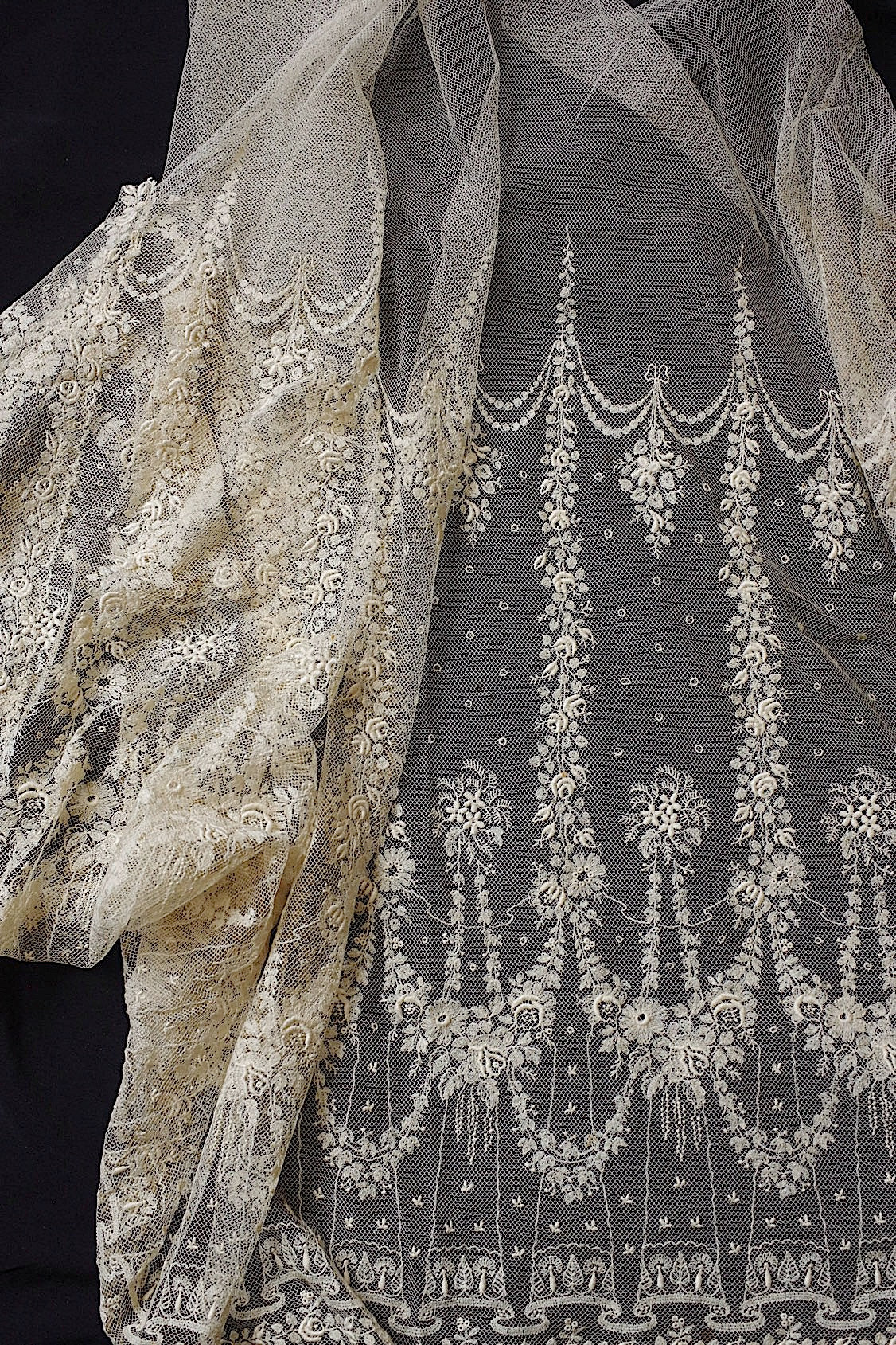 アンティークレース　dentelle ancienne レースハギレ　2 .FR a l'epoque