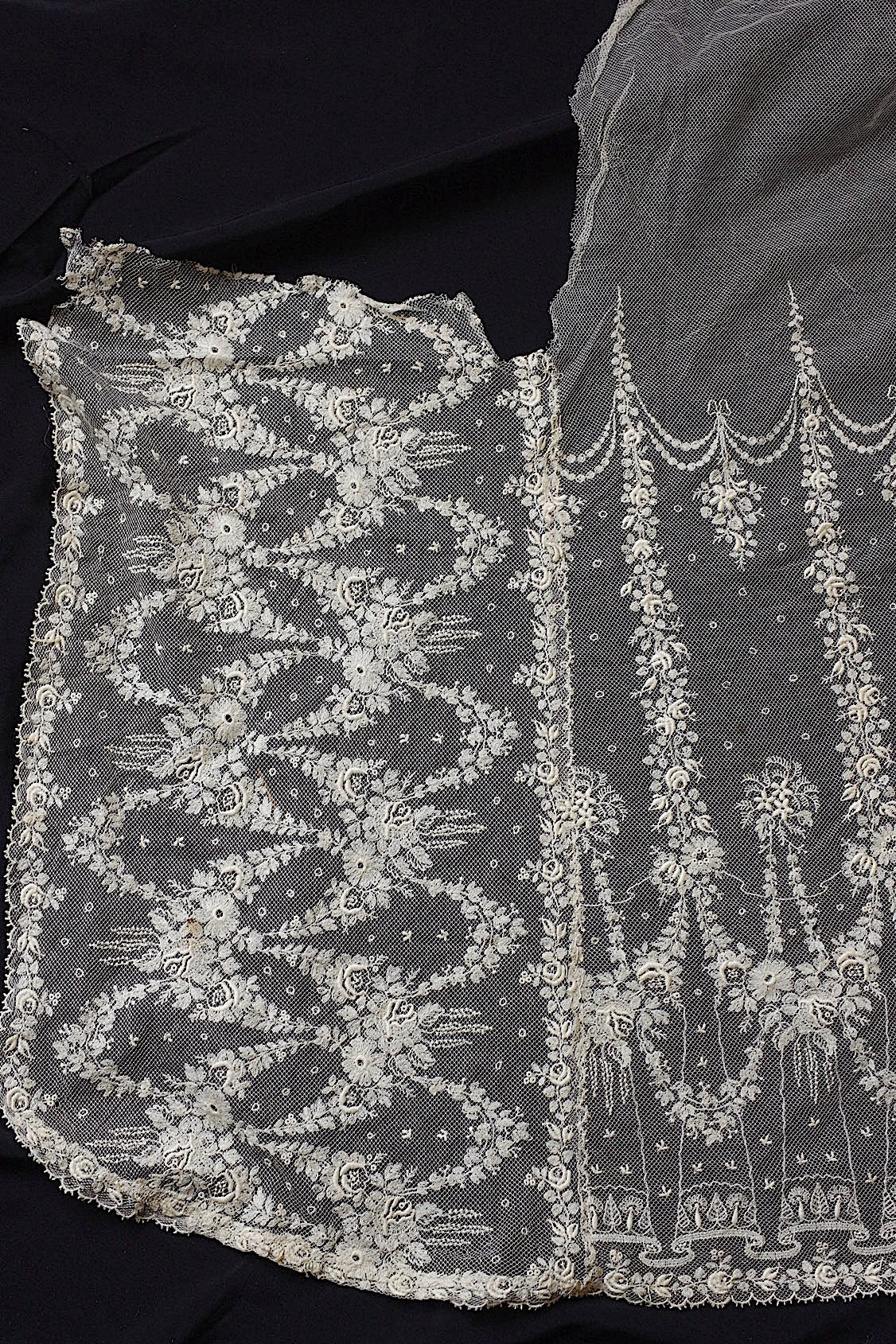 アンティークレース　dentelle ancienne レースハギレ　2 .FR a l'epoque