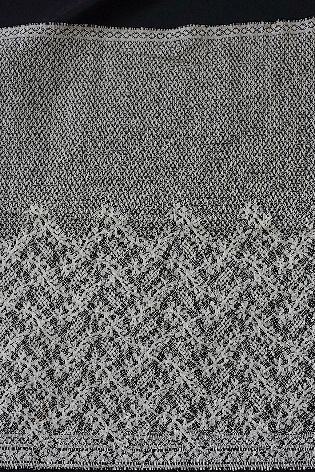 アンティークレース　dentelle ancienne レースハギレ　3 .FR a l'epoque