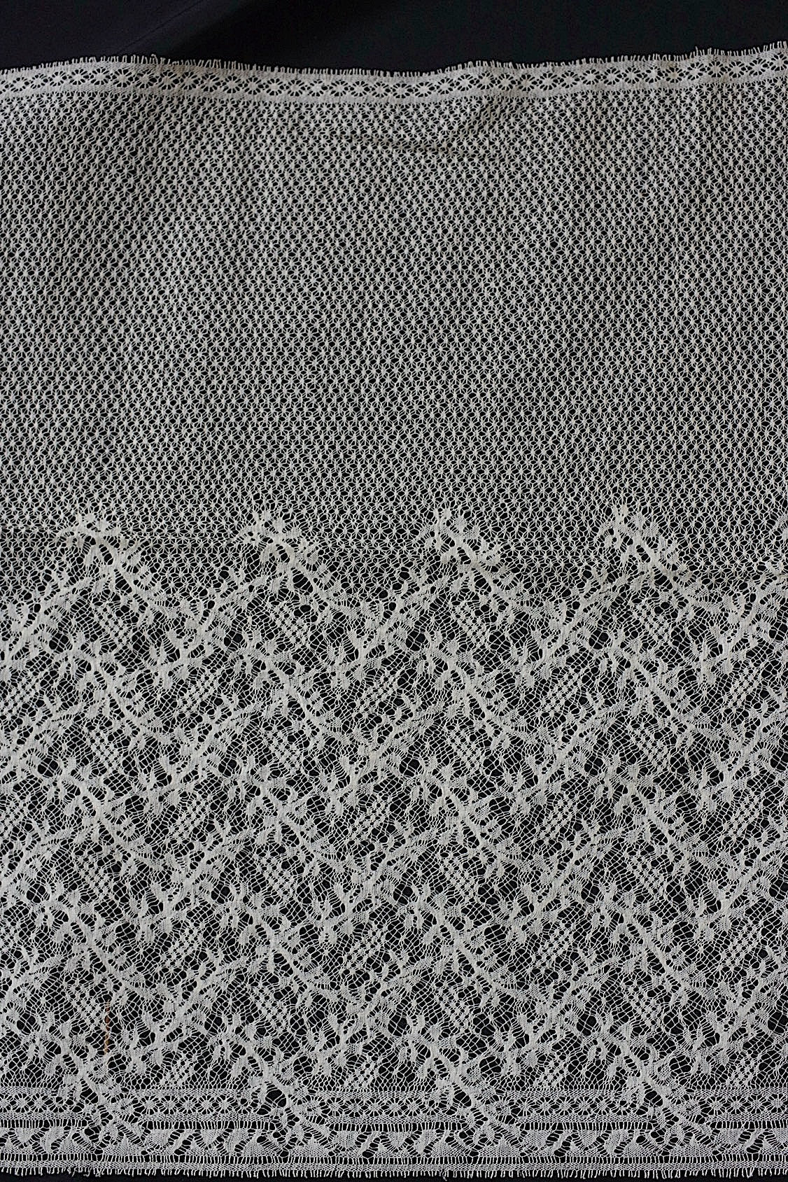 アンティークレース　dentelle ancienne レースハギレ　3 .FR a l'epoque