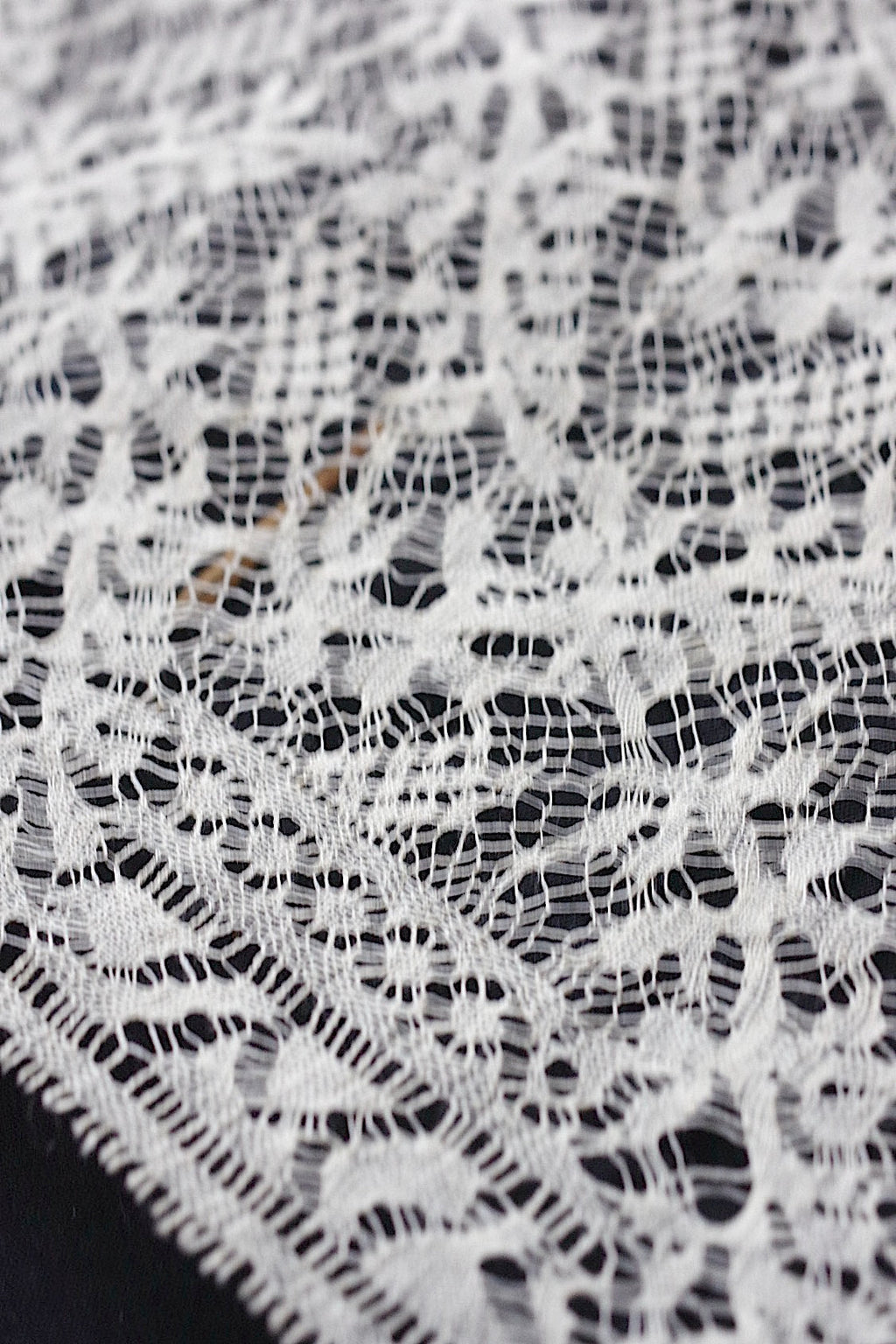 アンティークレース　dentelle ancienne レースハギレ　3 .FR a l'epoque