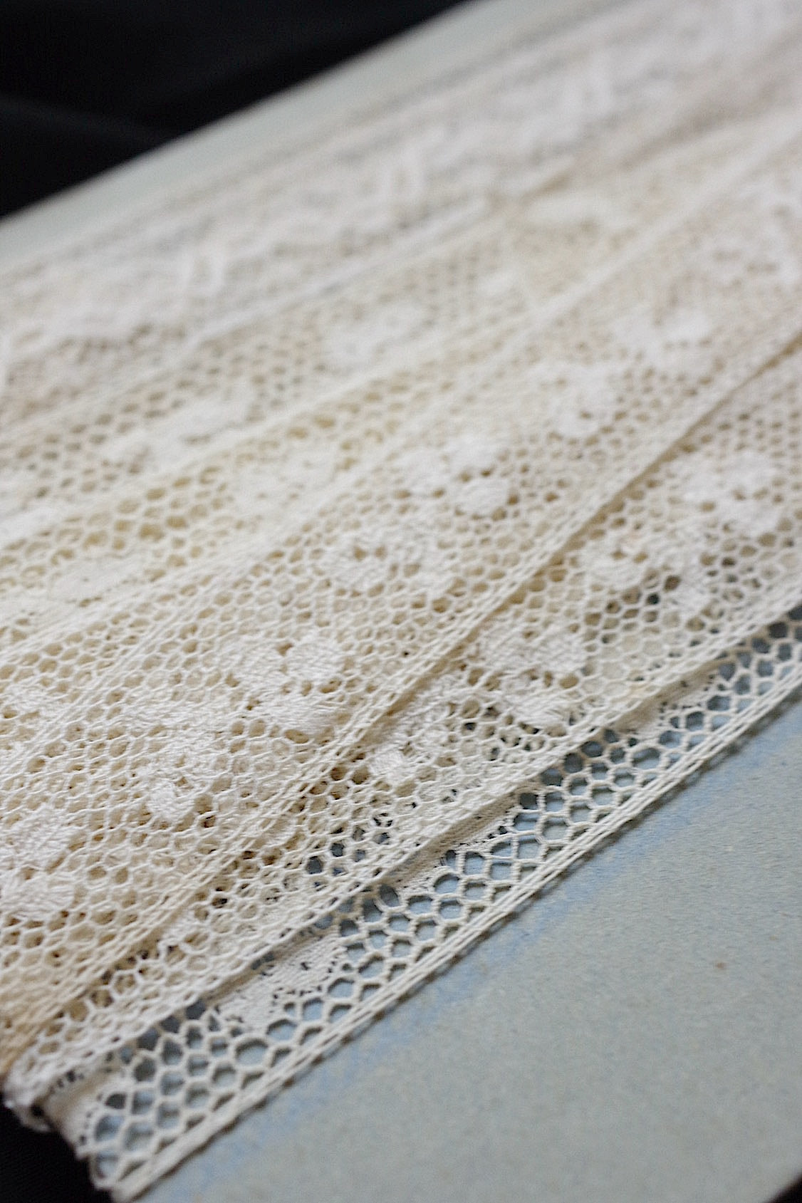 アンティークレース　dentelle ancienne 　3種 .FR a l'epoque