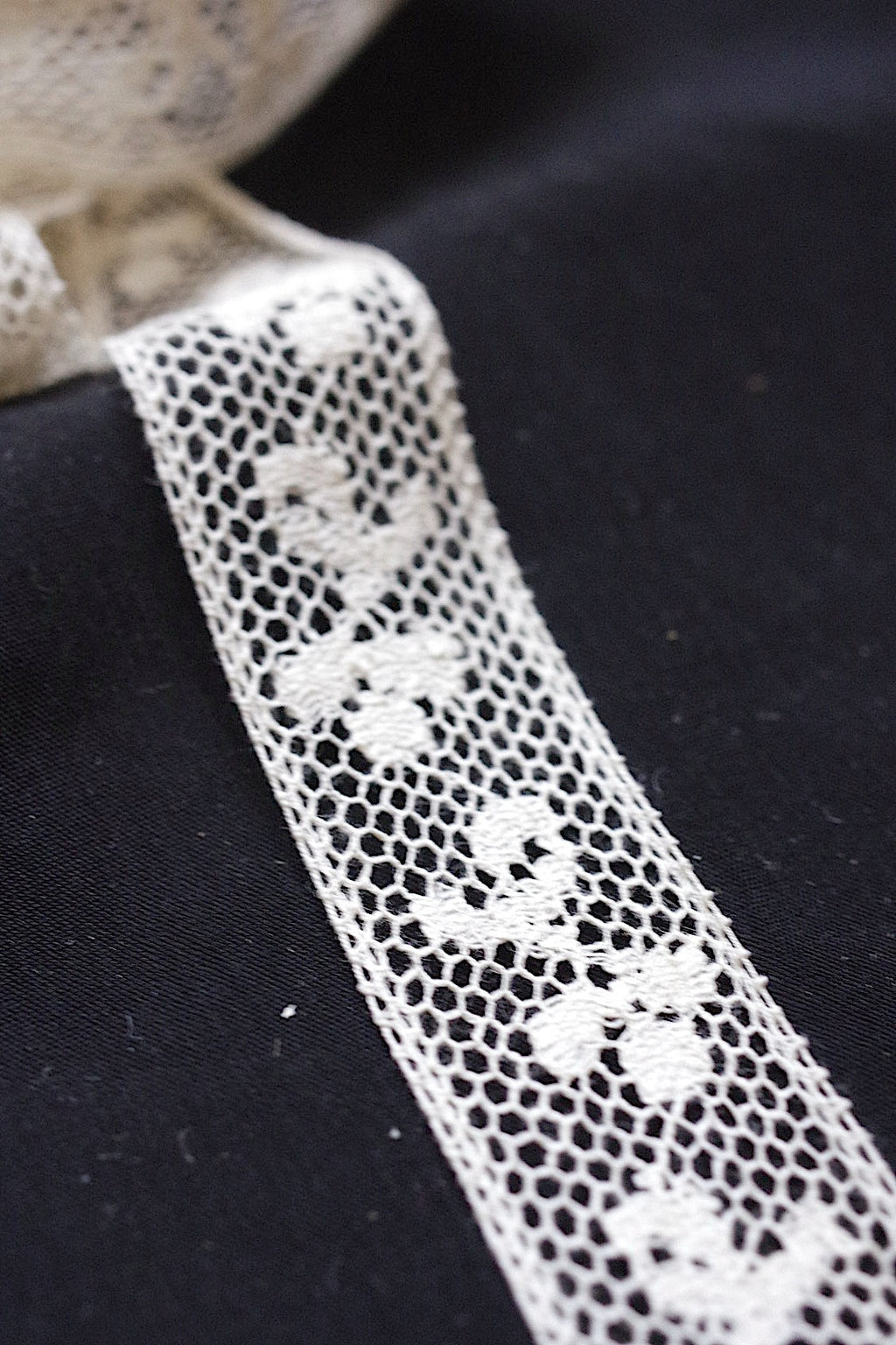 アンティークレース　dentelle ancienne 　3種 .FR a l'epoque