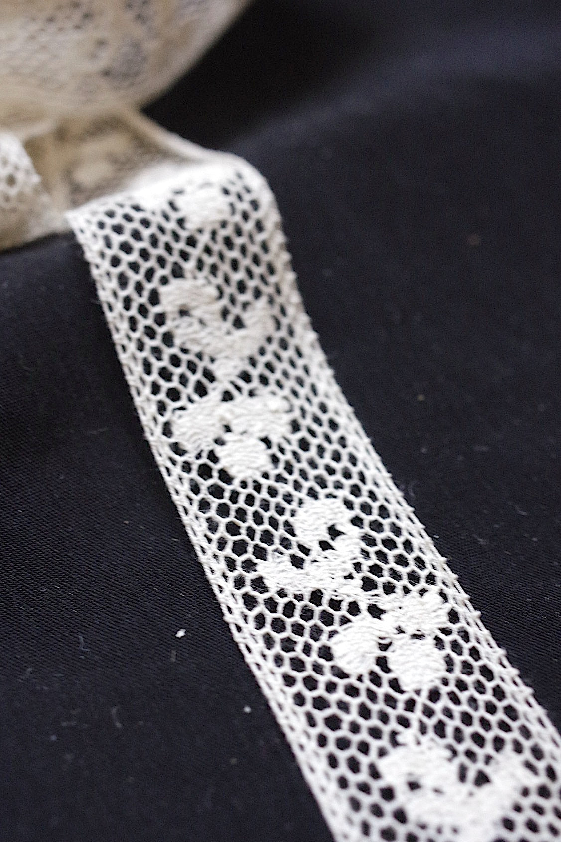 アンティークレース　dentelle ancienne 　3種 .FR a l'epoque