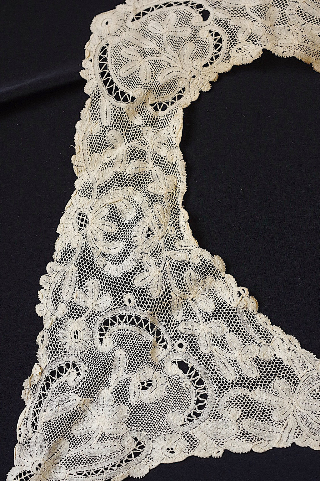 アンティークレース　dentelle ancienne 首元周り　lot .FR a l'epoque